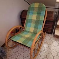 Sedia a dondolo vimini