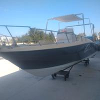 Barca a motore