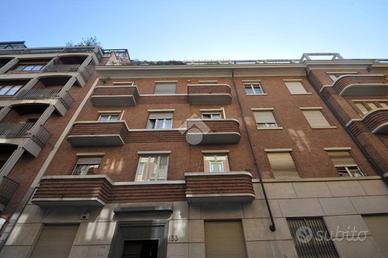 2 LOCALI A TORINO