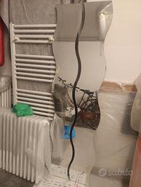 Specchi Ikea ondulati
