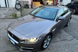 Jaguar XE 2.0 D Turbo Portfolio