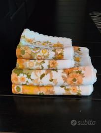 Asciugamani Set 2+2 di cotone, nuovi. Vintage