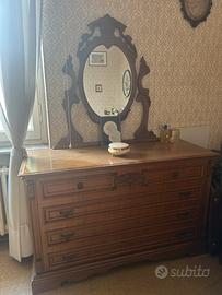 Cassettiera camera da letto con specchio integrato