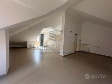 Mansarda Di Nuova Costruzione In Piccolo Parco