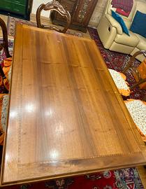 Tavolo in legno massello con 6 sedie