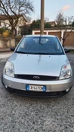 Ford fiesta 1.4 trattabile!