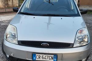 Ford fiesta 1.4 trattabile!