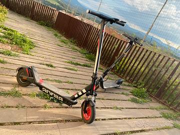 Monopattino elettrico aprilia esr2