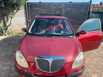 Lancia ypsilon