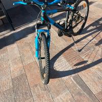 rockrider st500 con ruote da 24"