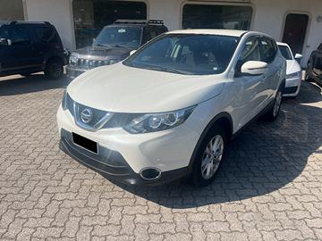 NISSAN Qashqai 1.6 dCi 2WD N-Connecta