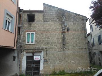 Casa indipendente di 330 m² con più di 5 locali a 
