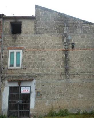 Casa indipendente di 330 m² con più di 5 locali a 