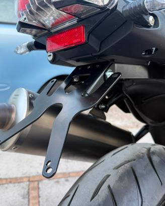 Portatarga regolabile Lightech Bmw F800r