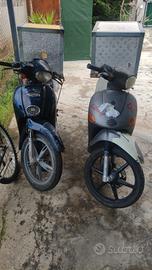 scooter con bauletto porta pizze