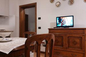 Bivani con mansarda e posto auto di proprietà in