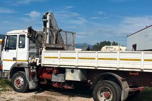 AUTOCARRO IVECO 115.17 CON GRU E CASSONE
