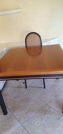 Tavolo da pranzo con sedie