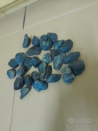 Pietre verdi con striature nere da vaso o giardino