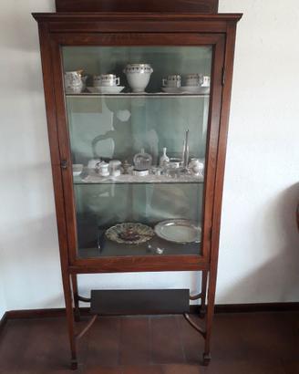 Vetrinetta + tavolino rotondo
