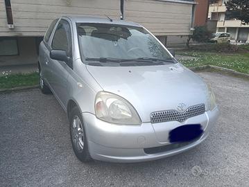 Toyota Yaris 1.0 3 porte 2002 – Marciante – 1.000€