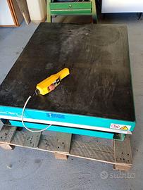 Piattaforma elevatrice - elevatore a pantografo