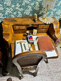 Scrittoio d’epoca in legno