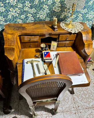 Scrittoio d’epoca in legno