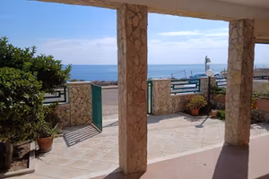 Torre dell'orso trilo vista mare