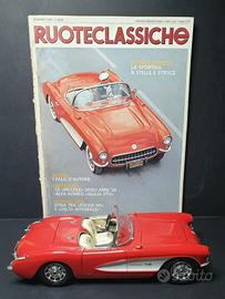 Chevrolet Corvette 1957 e rivista  scala 1:18