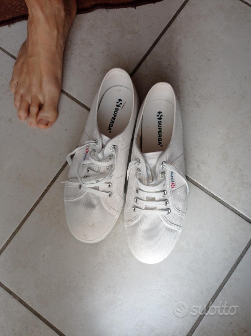 scarpe Superga bianche da ginnastica usate Abbigliamento e