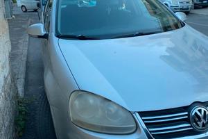 Volkswagen golf station wagon anno 2008