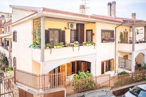 Appartamento di 130 m² con 4 locali a Colonna