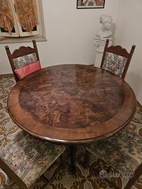 Tavolo allungabile con 4 sedie