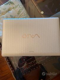 Sony Vaio VPCEH1S0E – 15,6" – i5 / 4GB RAM / HDD