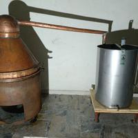 Alambicco distillatore in rame