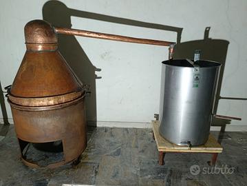 Alambicco distillatore in rame