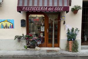 Attività / Licenza di 100 m² con 4 locali a Castro
