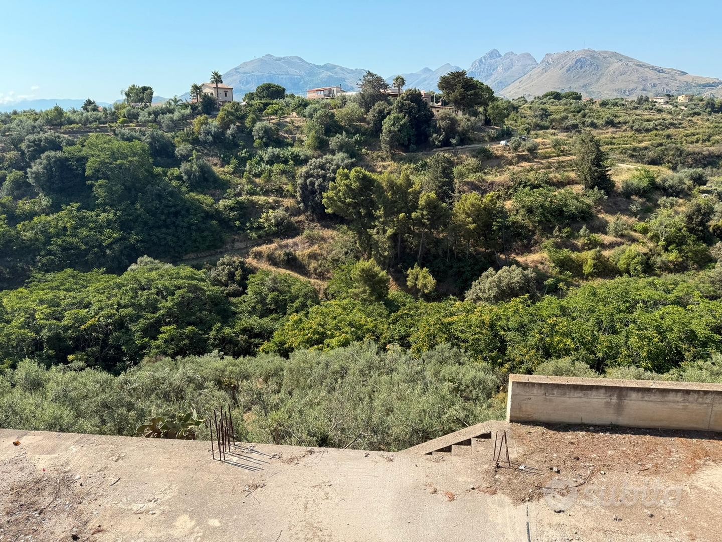 Stanza con terreno - Vista 5
