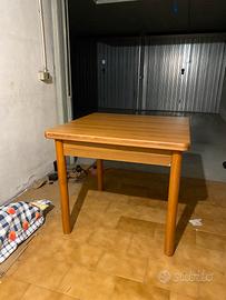 Tavolo quadrato apribile