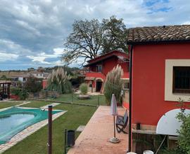 VILLA SINGOLA CON VISTA PANORAMICA con piscina