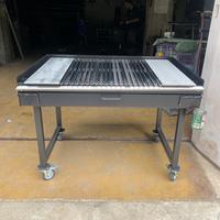 Barbecue rettangolare con ruote