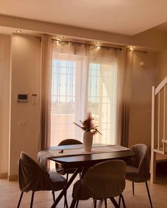 Attico / Mansarda di 105 m² con 5 locali a Pomezia