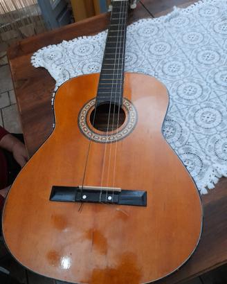 chitarra acustica 