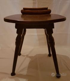 Sgabello artigianale in legno*