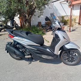 Piaggio Beverly 300 HPE S (2023) Pari al nuovo