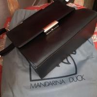 Borsa in pelle Mandarina Duck a mano o tracolla