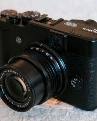 Fujifilm X10