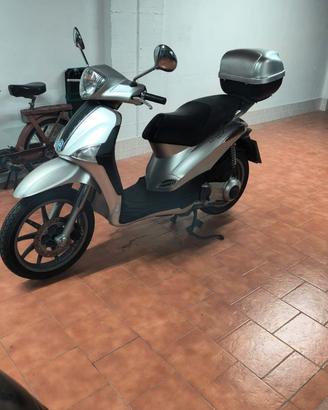 Scooter quasi mai usato
