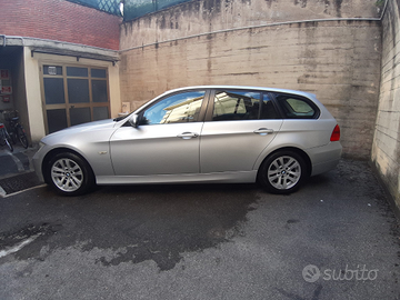 BMW serie 320 con soli 74.000 km